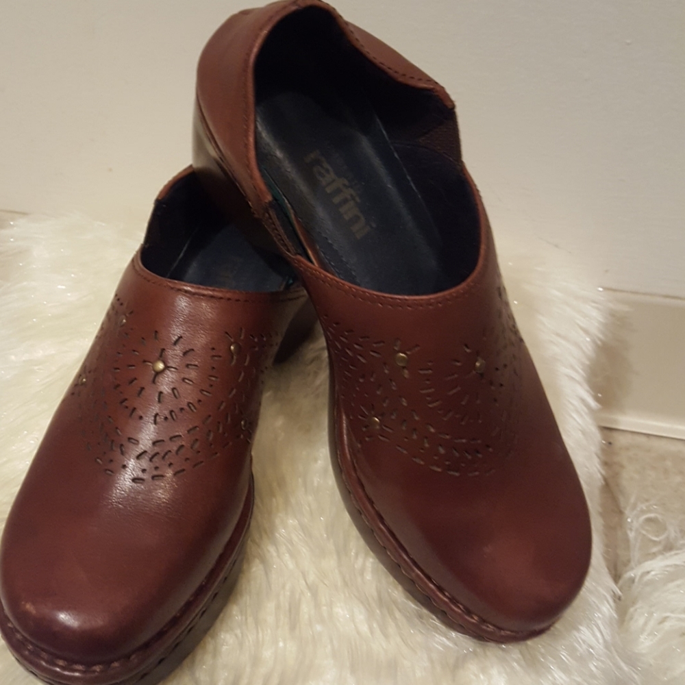 UMBERTO Raffini Clogs - Picture 8 of 8